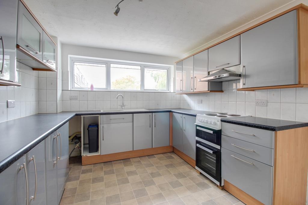 Grasmere Way, Linslade, LU7 2 bed flat for sale £200,000