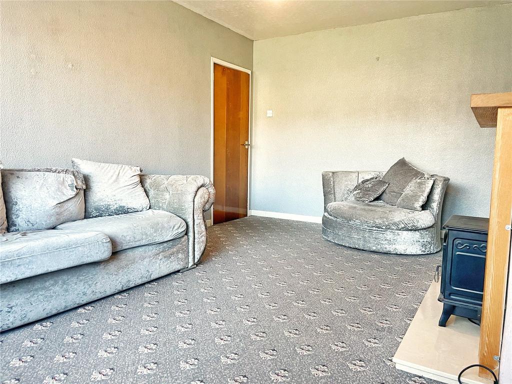 Broadway, Chadderton, Oldham, Greater Manchester, OL9 3 bed semi