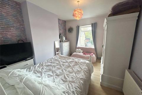 11 Thomas Street, Lees, Oldham, OL4 5DA