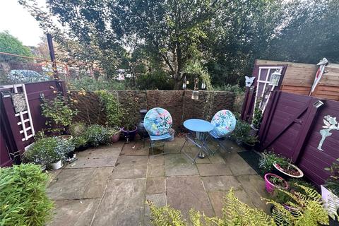 11 Thomas Street, Lees, Oldham, OL4 5DA