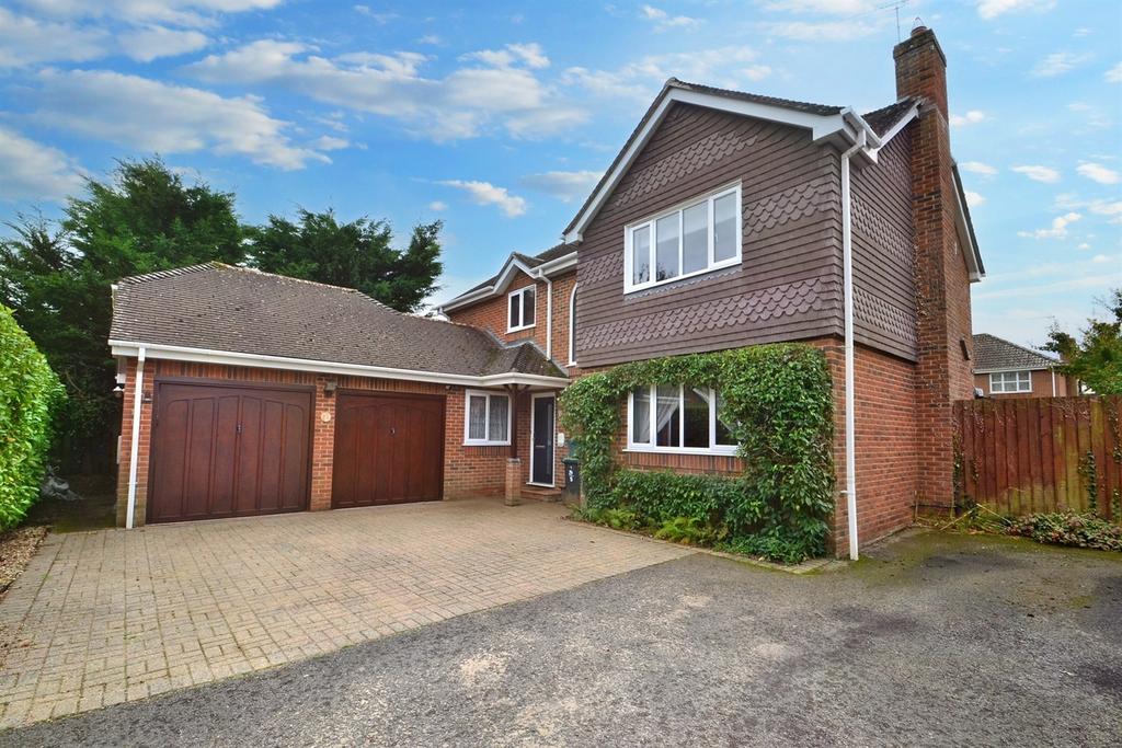Sturminster Marshall 5 bed detached house for sale £580,000