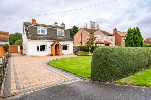 4 bedroom detached house for sale, Louth Road, Holton-le-Clay, Grimsby, Lincolnshire, DN36