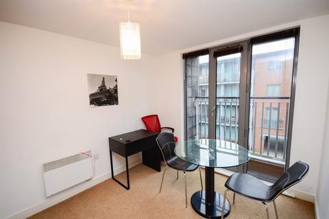 2 bedroom apartment for sale, Cameronian Square, Gateshead