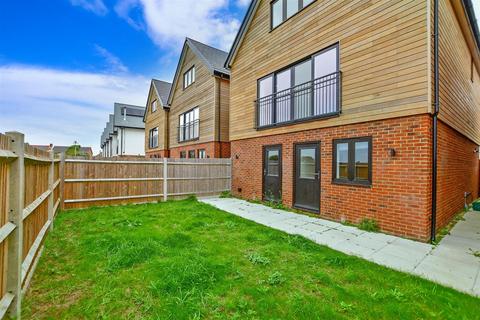 4 bedroom detached house for sale - Prime View, New Romney, Kent