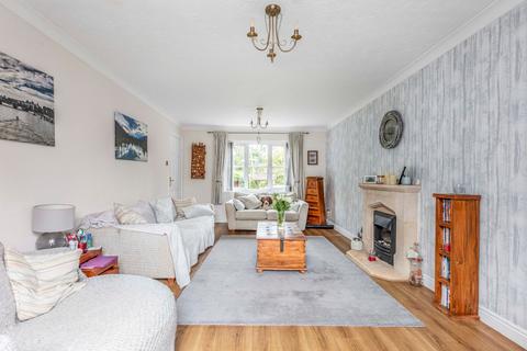 5 bedroom detached house for sale, Wren Close, Burgess Hill, West Sussex, RH15