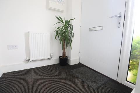 2 bedroom semi-detached house to rent, Frank Soo Street, Stoke-on-Trent, ST4