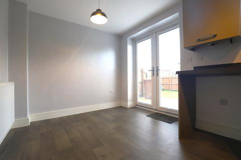 2 bedroom semi-detached house to rent, Frank Soo Street, Stoke-on-Trent, ST4