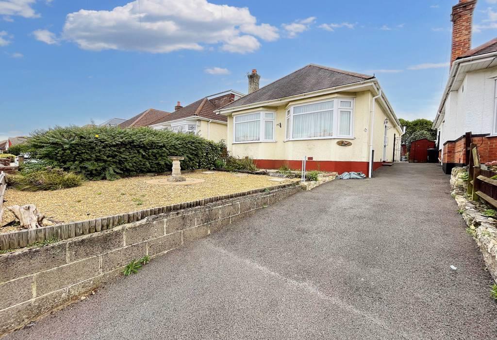 East Howe Lane, Bournemouth, Dorset 2 bed detached bungalow £350,000