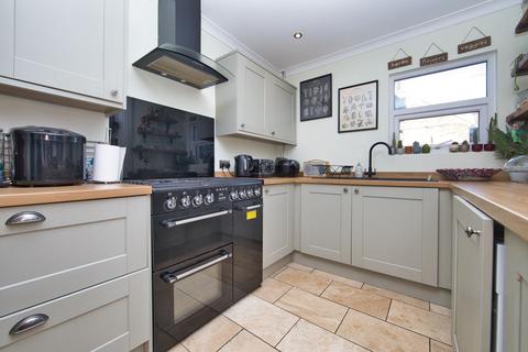 32 Longfield Road, Dover, CT17 9QT