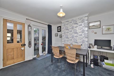 32 Longfield Road, Dover, CT17 9QT