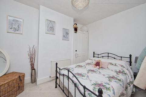 32 Longfield Road, Dover, CT17 9QT