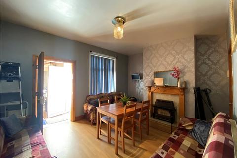 105 Beckside Road, Bradford, BD7 2JN