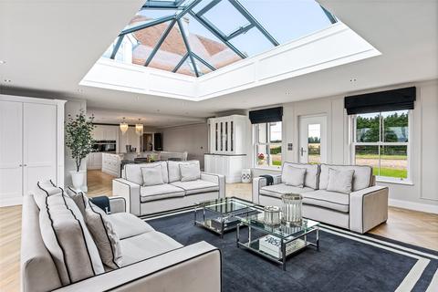 6 bedroom detached house for sale, The Broadway, Dunmow, Essex, CM6