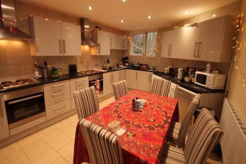 9 bedroom house to rent, Regent Park Terrace, Leeds