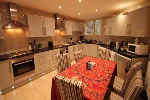 9 bedroom house to rent, Regent Park Terrace, Leeds