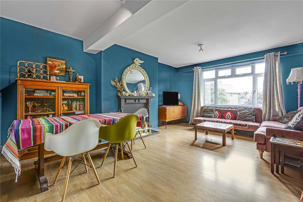 Teignmouth Close, London, SW4 3 bed flat for sale £350,000