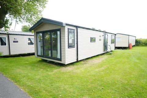 2 bedroom static caravan for sale, New Romney Holiday Park