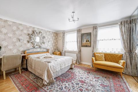 13 Sovereign Close, London, W5 1DE