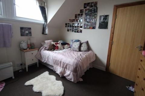 8 bedroom house to rent, Manor Terrace, Leeds