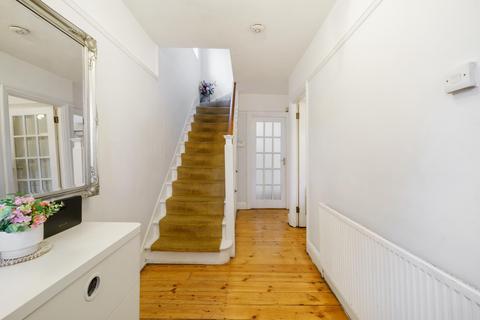 1 Springvale Avenue, Brentford, TW8 9QH