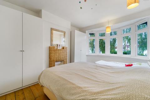 1 Springvale Avenue, Brentford, TW8 9QH