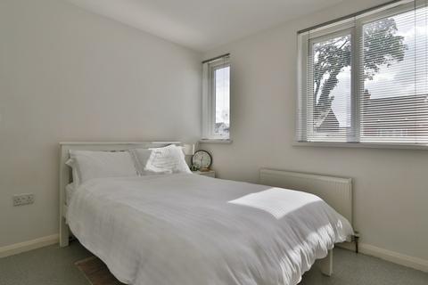 2 bedroom flat for sale, Southcoates Lane, Hull, HU9 3AT