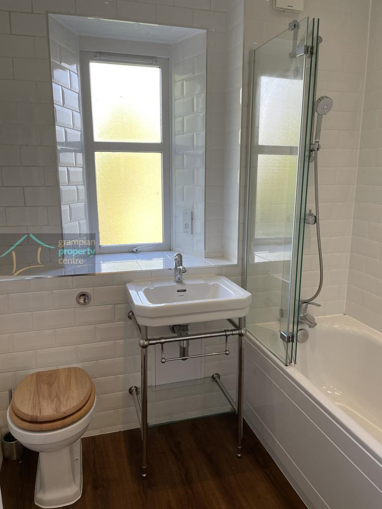 Bathroom.JPG