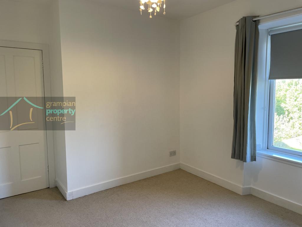 Bedroom 1b.JPG