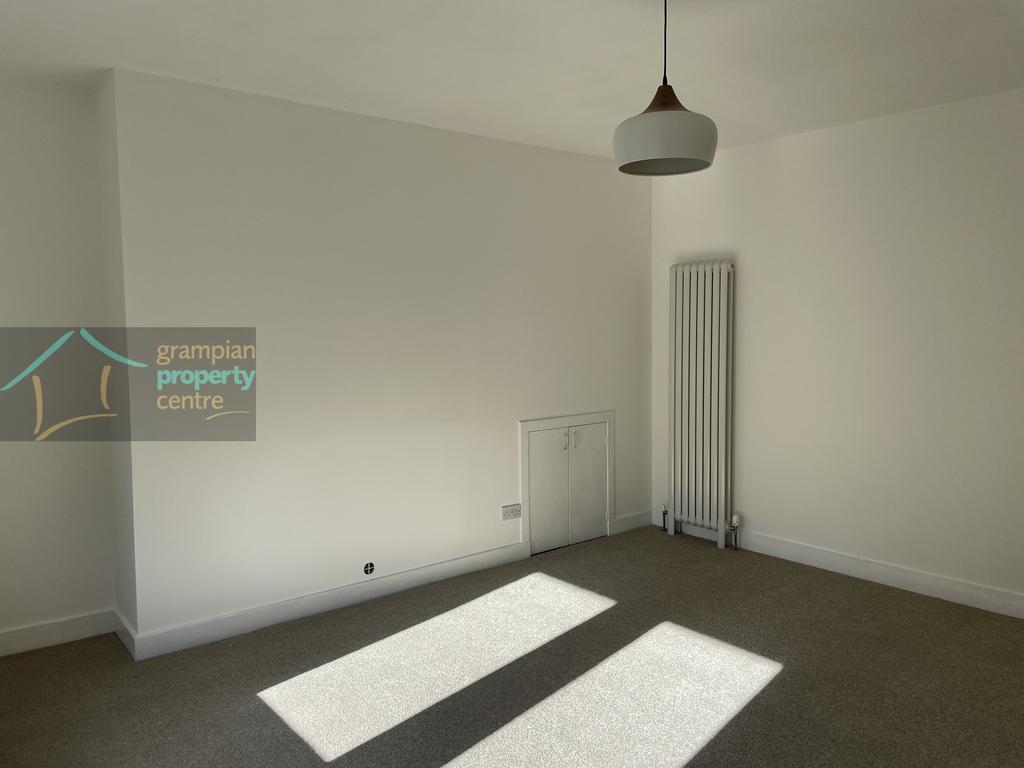 Lounge 2.JPG