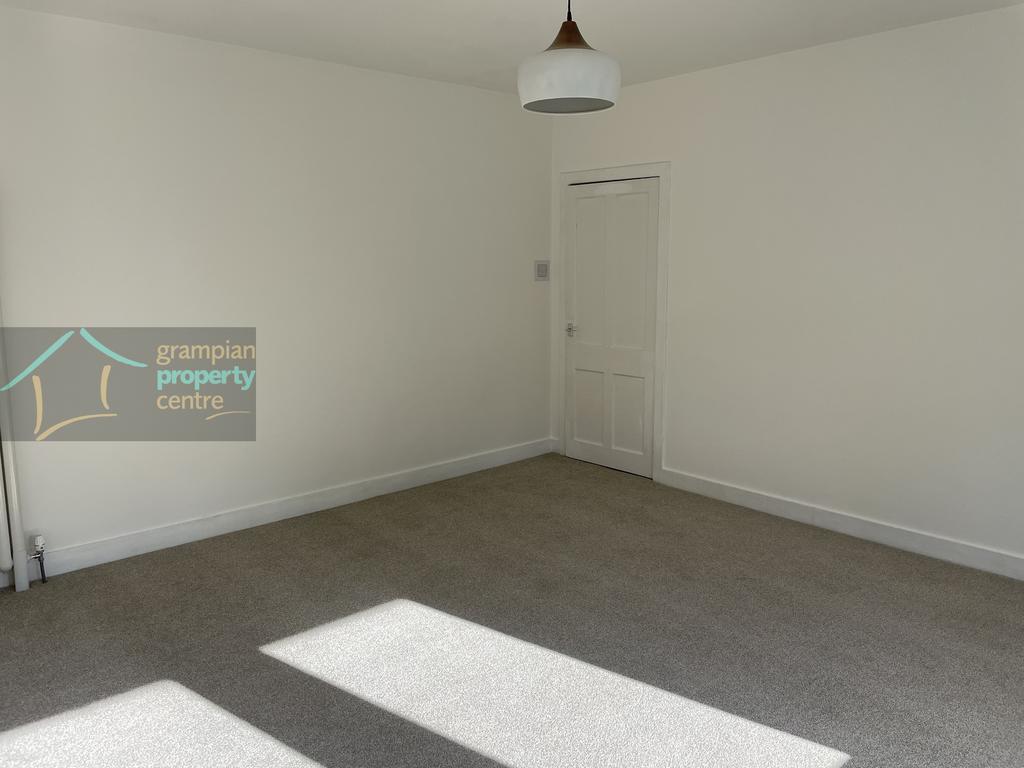 Lounge 3.JPG
