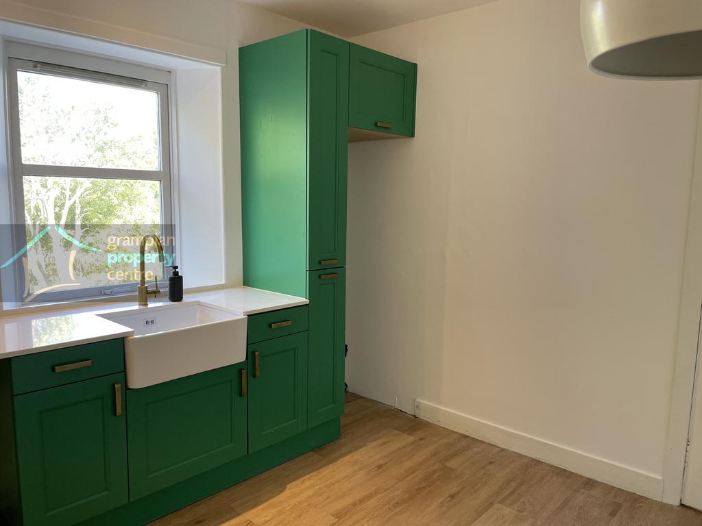 Kitchen 3.JPG
