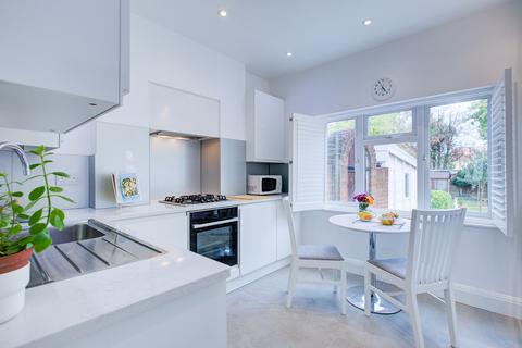4 bedroom semi-detached house for sale - Viga Road, London N21