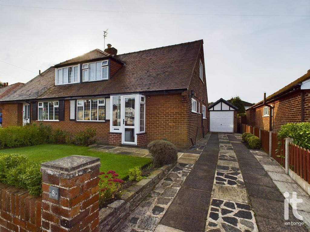 Peveril Drive, Hazel Grove, Stockport, SK7 3 bed semidetached bungalow