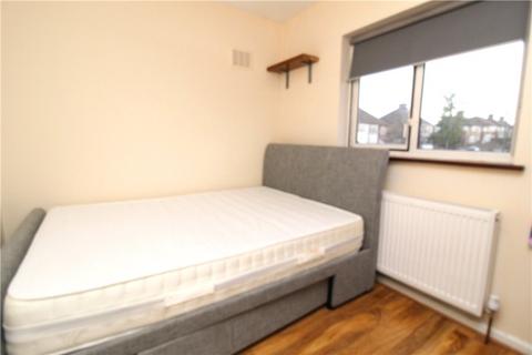 1 bedroom in a house share to rent, Mandeville, Northolt, UB5