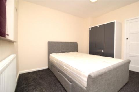 1 bedroom in a house share to rent, Mandeville, Northolt, UB5