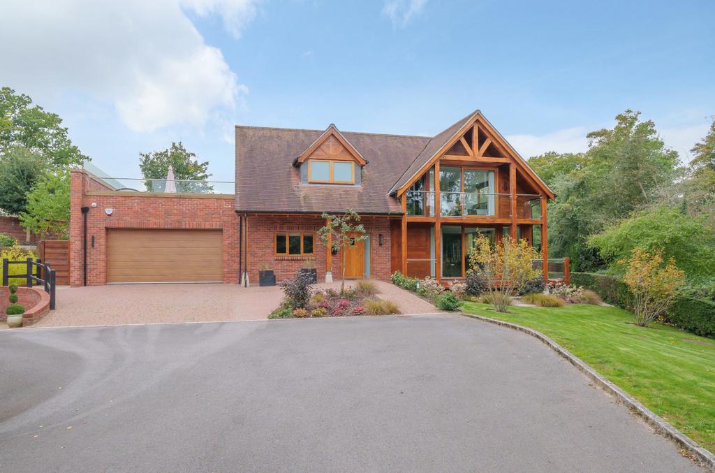 Stanbridge Lakes, Awbridge, Romsey, Hampshire, SO51 4 bed detached