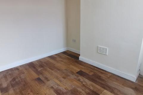 3 bedroom terraced house to rent, Fifth Avenue, Liverpool