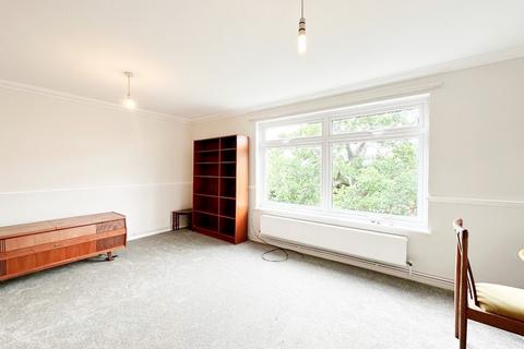 2 bedroom flat to rent, Church Road, Frimley