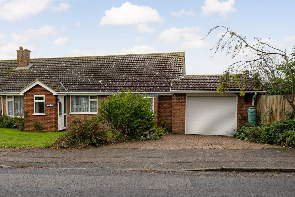 Roman Way, St. MargaretsAtCliffe, CT15 3 bed semidetached bungalow