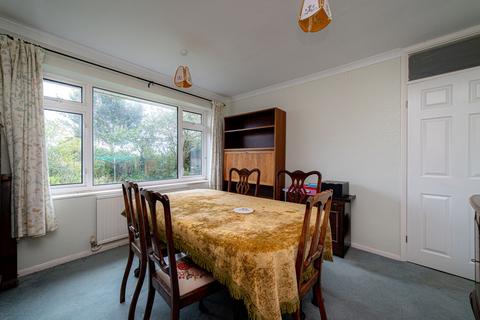 32 Roman Way, St Margarets At Cliffe, Dover, CT15 6AH