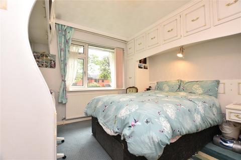 11 Gillemere Grove, Shaw, Oldham, OL2 8UX