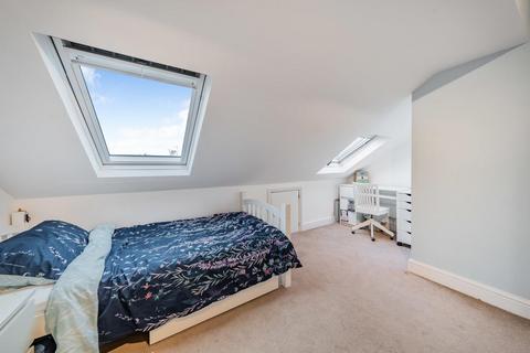 130 Faraday Road, London, SW19 8PB