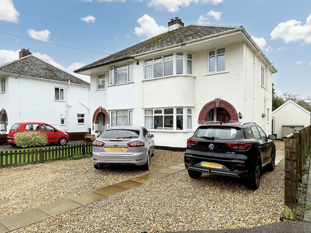 St Michaels Road, Kingsteignton 4 bed semidetached house for sale £