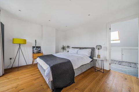 13 Gwydor Road, Beckenham, BR3 4DT