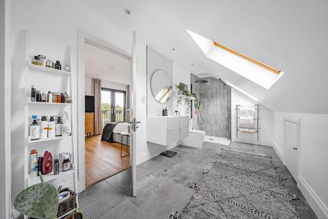 13 Gwydor Road, Beckenham, BR3 4DT