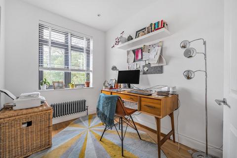 13 Gwydor Road, Beckenham, BR3 4DT