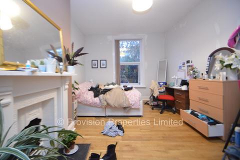 6 bedroom terraced house to rent, Ash Grove, Hyde Park LS6
