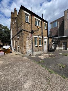 Pub to rent, 14 Cawnpore Street, London SE19