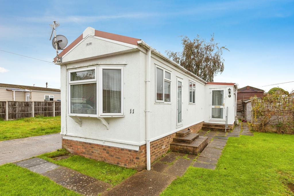 Windsor, Berkshire, SL4 1 bed park home for sale £85,500