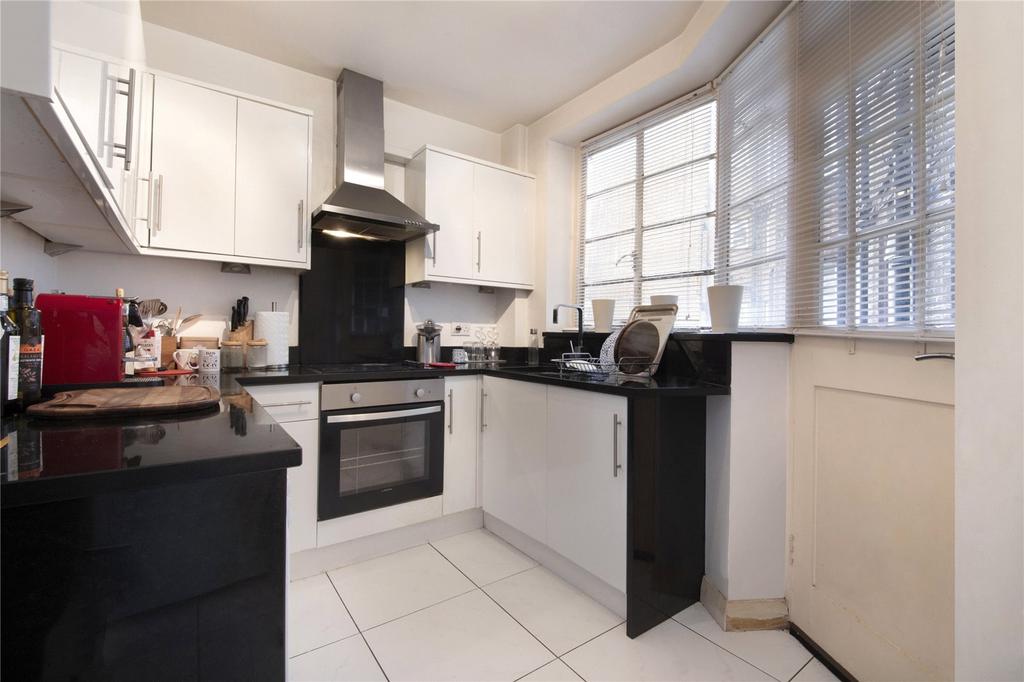 Apartment in Hampstead - View 3